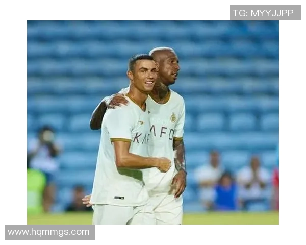 前队友辛普森:C罗能踢到45岁,他巴望千球方针以及父子同场